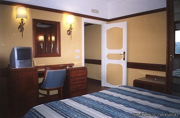 Hotel Miravalle Νάπολη Δωμάτιο φωτογραφία